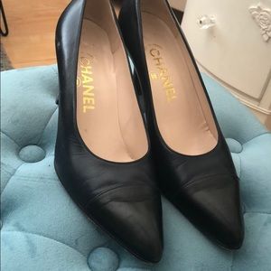 Authentic CHANEL navy blue heels size 38